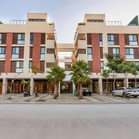 Spacious 3 Bed Penthouse With Rooftop And Gym